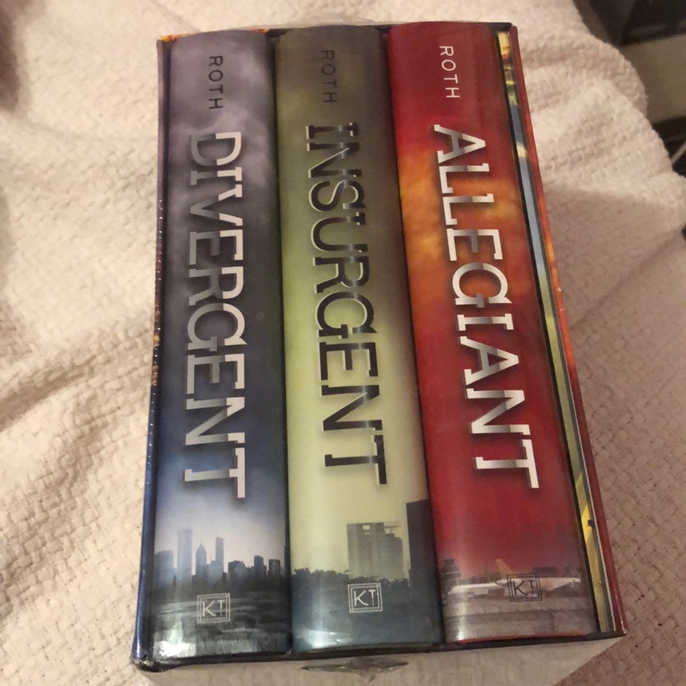 Divergent book series